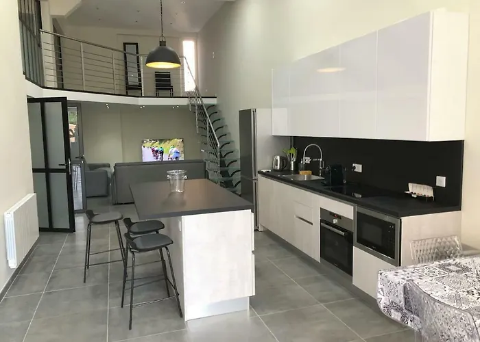 Appartamento Grand Loft Chic Et Moderne, Déco Industrielle Beausoleil
