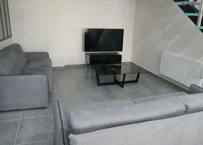 Grand Loft Chic Et Moderne, Déco Industrielle Beausoleil